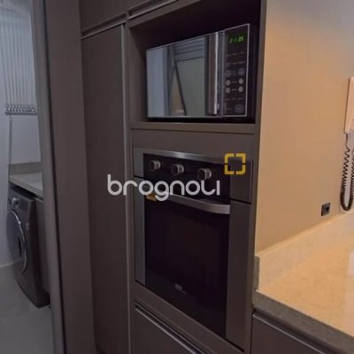 Apartamento com 147m², 2 quartos (sendo 2 suítes), 2 garagens, no bairro Jurerê Internacional em Florianópolis