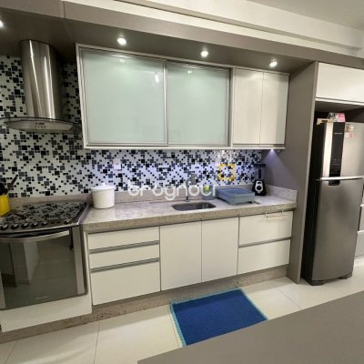 Apartamento com 78m², 2 quartos (sendo 1 suíte), 1 garagem, no bairro Ingleses em Florianópolis