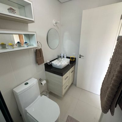 Apartamento com 78m², 2 quartos (sendo 1 suíte), 1 garagem, no bairro Ingleses em Florianópolis