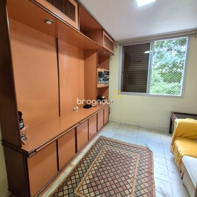 Apartamento com 224m², 4 quartos (sendo 2 suítes), 2 garagens, no bairro Centro em Florianópolis