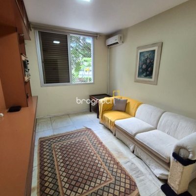 Apartamento com 224m², 4 quartos (sendo 2 suítes), 2 garagens, no bairro Centro em Florianópolis