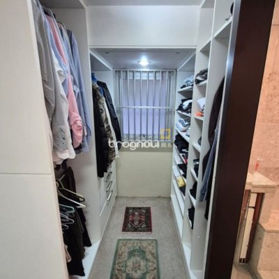 Apartamento com 224m², 4 quartos (sendo 2 suítes), 2 garagens, no bairro Centro em Florianópolis