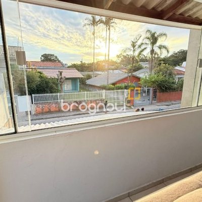 Casa com 76m², 4 quartos, 1 garagem, no bairro São João do Rio Vermelho em Florianópolis