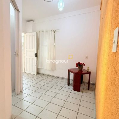 Casa com 76m², 4 quartos, 1 garagem, no bairro São João do Rio Vermelho em Florianópolis