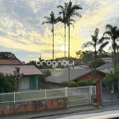 Casa com 76m², 4 quartos, 1 garagem, no bairro São João do Rio Vermelho em Florianópolis