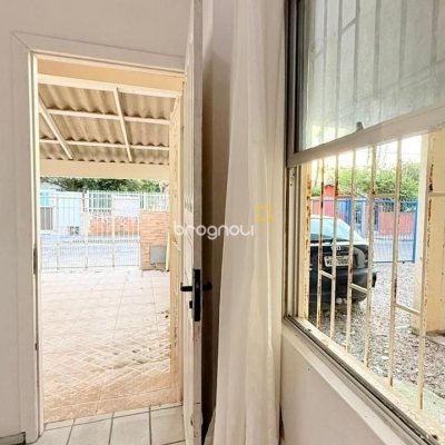 Casa com 76m², 4 quartos, 1 garagem, no bairro São João do Rio Vermelho em Florianópolis