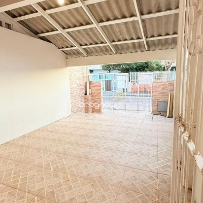 Casa com 76m², 4 quartos, 1 garagem, no bairro São João do Rio Vermelho em Florianópolis