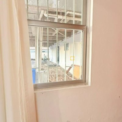 Casa com 76m², 4 quartos, 1 garagem, no bairro São João do Rio Vermelho em Florianópolis