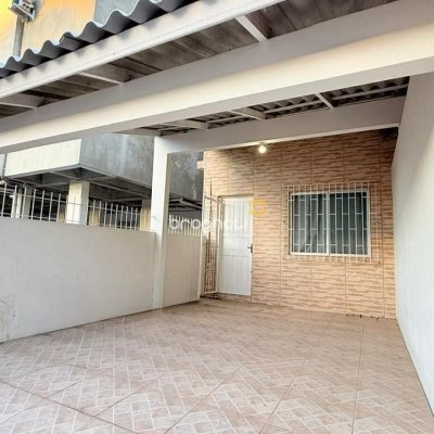 Casa com 76m², 4 quartos, 1 garagem, no bairro São João do Rio Vermelho em Florianópolis