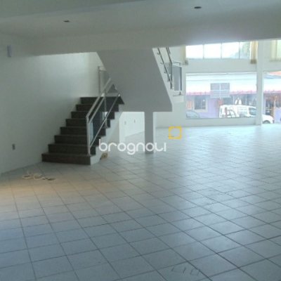 Loja com 214m², 1 garagem, no bairro Centro em Florianópolis