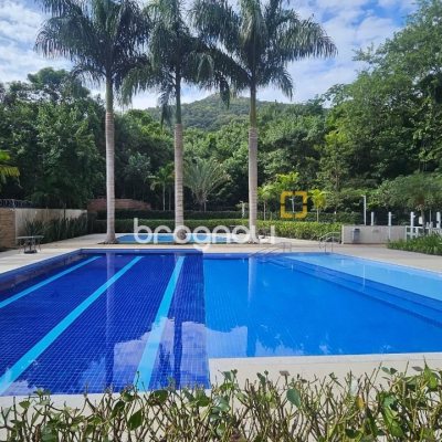 Apartamento com 72m², 2 quartos (sendo 1 suíte), 1 garagem, no bairro Saco Grande em Florianópolis