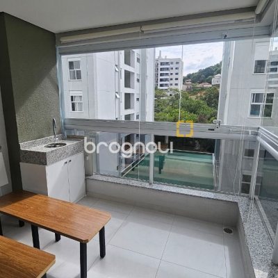 Apartamento com 72m², 2 quartos (sendo 1 suíte), 1 garagem, no bairro Saco Grande em Florianópolis