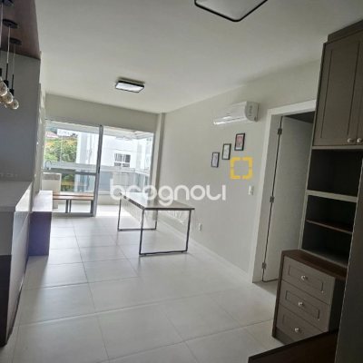 Apartamento com 72m², 2 quartos (sendo 1 suíte), 1 garagem, no bairro Saco Grande em Florianópolis