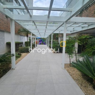Apartamento com 72m², 2 quartos (sendo 1 suíte), 1 garagem, no bairro Saco Grande em Florianópolis