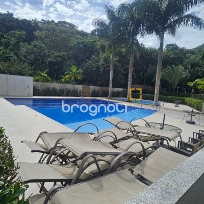 Apartamento com 72m², 2 quartos (sendo 1 suíte), 1 garagem, no bairro Saco Grande em Florianópolis
