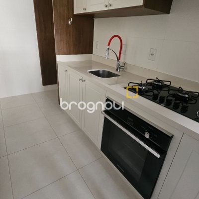 Apartamento com 72m², 2 quartos (sendo 1 suíte), 1 garagem, no bairro Saco Grande em Florianópolis