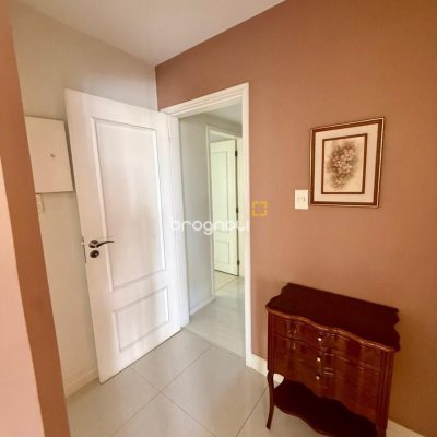Apartamento com 144m², 3 quartos (sendo 2 suítes), 1 garagem, no bairro Centro em Florianópolis