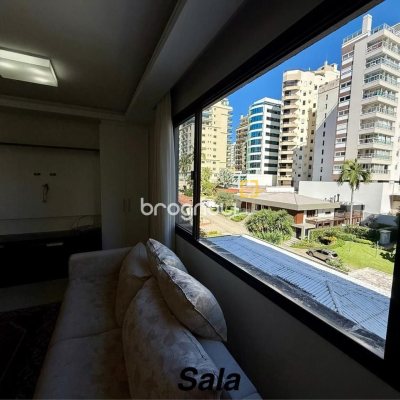 Apartamento com 144m², 3 quartos (sendo 2 suítes), 1 garagem, no bairro Centro em Florianópolis