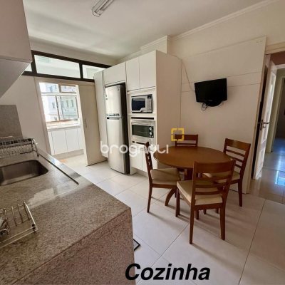 Apartamento com 144m², 3 quartos (sendo 2 suítes), 1 garagem, no bairro Centro em Florianópolis