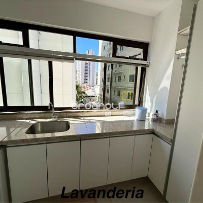 Apartamento com 144m², 3 quartos (sendo 2 suítes), 1 garagem, no bairro Centro em Florianópolis