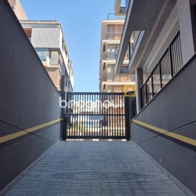 Apartamento com 130m², 3 quartos (sendo 1 suíte), 2 garagens, no bairro Jurerê em Florianópolis