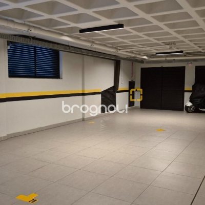 Apartamento com 130m², 3 quartos (sendo 1 suíte), 2 garagens, no bairro Jurerê em Florianópolis