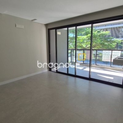 Apartamento com 130m², 3 quartos (sendo 1 suíte), 2 garagens, no bairro Jurerê em Florianópolis