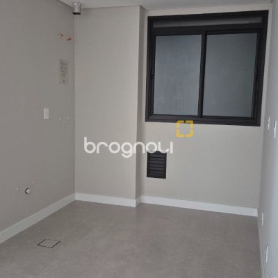 Apartamento com 130m², 3 quartos (sendo 1 suíte), 2 garagens, no bairro Jurerê em Florianópolis