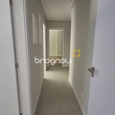 Apartamento com 130m², 3 quartos (sendo 1 suíte), 2 garagens, no bairro Jurerê em Florianópolis