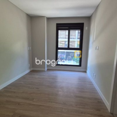 Apartamento com 130m², 3 quartos (sendo 1 suíte), 2 garagens, no bairro Jurerê em Florianópolis