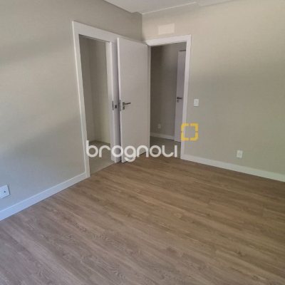 Apartamento com 130m², 3 quartos (sendo 1 suíte), 2 garagens, no bairro Jurerê em Florianópolis