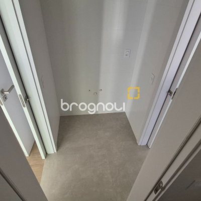 Apartamento com 130m², 3 quartos (sendo 1 suíte), 2 garagens, no bairro Jurerê em Florianópolis
