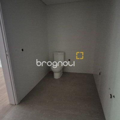 Apartamento com 130m², 3 quartos (sendo 1 suíte), 2 garagens, no bairro Jurerê em Florianópolis