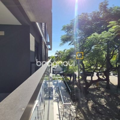 Apartamento com 130m², 3 quartos (sendo 1 suíte), 2 garagens, no bairro Jurerê em Florianópolis