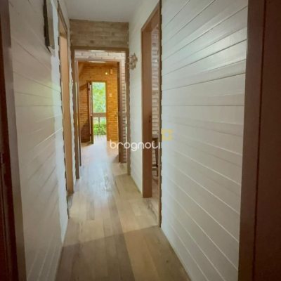 Casa com 160m², 3 quartos, 2 garagens, no bairro Ingleses do Rio Vermelho em Florianópolis