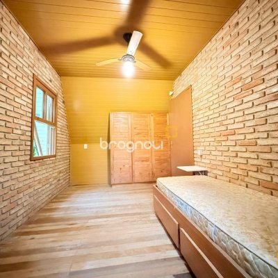 Casa com 160m², 3 quartos, 2 garagens, no bairro Ingleses do Rio Vermelho em Florianópolis