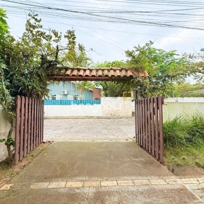 Casa com 160m², 3 quartos, 2 garagens, no bairro Ingleses do Rio Vermelho em Florianópolis