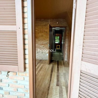 Casa com 160m², 3 quartos, 2 garagens, no bairro Ingleses do Rio Vermelho em Florianópolis
