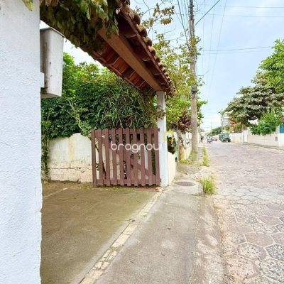 Casa com 160m², 3 quartos, 2 garagens, no bairro Ingleses do Rio Vermelho em Florianópolis