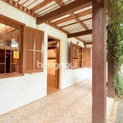 Casa com 160m², 3 quartos, 2 garagens, no bairro Ingleses do Rio Vermelho em Florianópolis