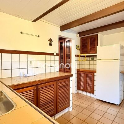 Casa com 160m², 3 quartos, 2 garagens, no bairro Ingleses do Rio Vermelho em Florianópolis