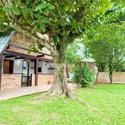 Casa com 160m², 3 quartos, 2 garagens, no bairro Ingleses do Rio Vermelho em Florianópolis