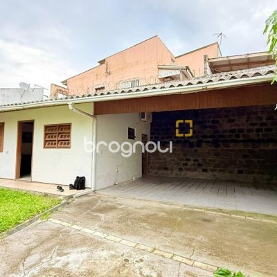 Casa com 160m², 3 quartos, 2 garagens, no bairro Ingleses do Rio Vermelho em Florianópolis