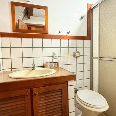 Casa com 160m², 3 quartos, 2 garagens, no bairro Ingleses do Rio Vermelho em Florianópolis