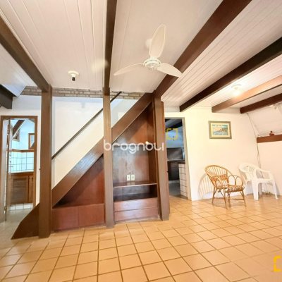 Casa com 160m², 3 quartos, 2 garagens, no bairro Ingleses do Rio Vermelho em Florianópolis