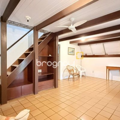 Casa com 160m², 3 quartos, 2 garagens, no bairro Ingleses do Rio Vermelho em Florianópolis