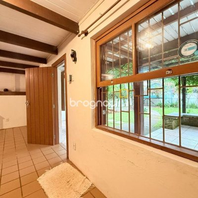Casa com 160m², 3 quartos, 2 garagens, no bairro Ingleses do Rio Vermelho em Florianópolis