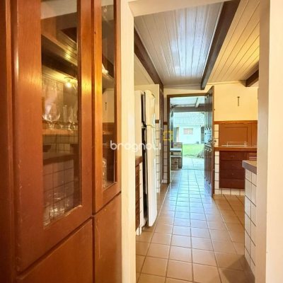 Casa com 160m², 3 quartos, 2 garagens, no bairro Ingleses do Rio Vermelho em Florianópolis