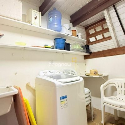 Casa com 160m², 3 quartos, 2 garagens, no bairro Ingleses do Rio Vermelho em Florianópolis