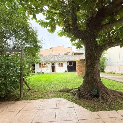 Casa com 160m², 3 quartos, 2 garagens, no bairro Ingleses do Rio Vermelho em Florianópolis